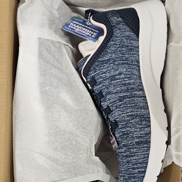 Skechers Navy and Pink Women's Sneakers - Picture 3 of 3